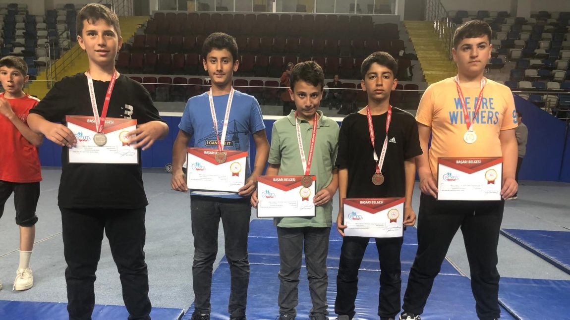 Öğrencilerimizden Karakucak Güreşinde Büyük Başarı!